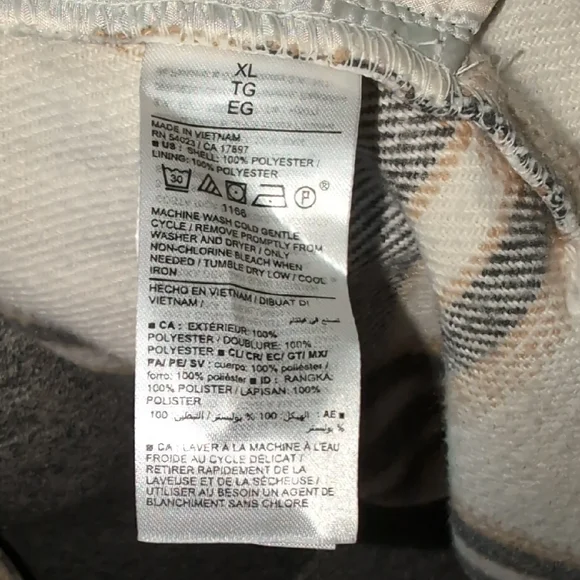 Old Navy Women's Plaid Utility Shacket in Cream and Blue - Picture 7 of 8